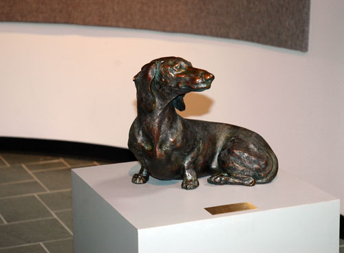 fine bronze canine sculpture by Joy Beckner